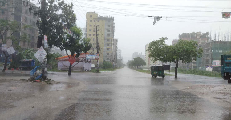 সারাদেশে ভারী বৃষ্টিপাতের শঙ্কা