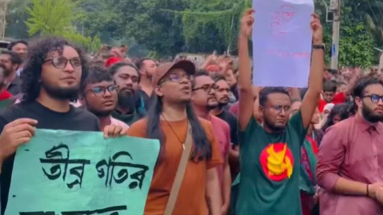 শিক্ষার্থীদের পক্ষে রাজপথে ব্যান্ড শিল্পীরা