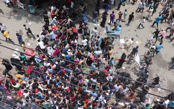 পাবনায় গুলিতে তিন শিক্ষার্থী নিহত, গুলিবিদ্ধসহ আহত ৪০