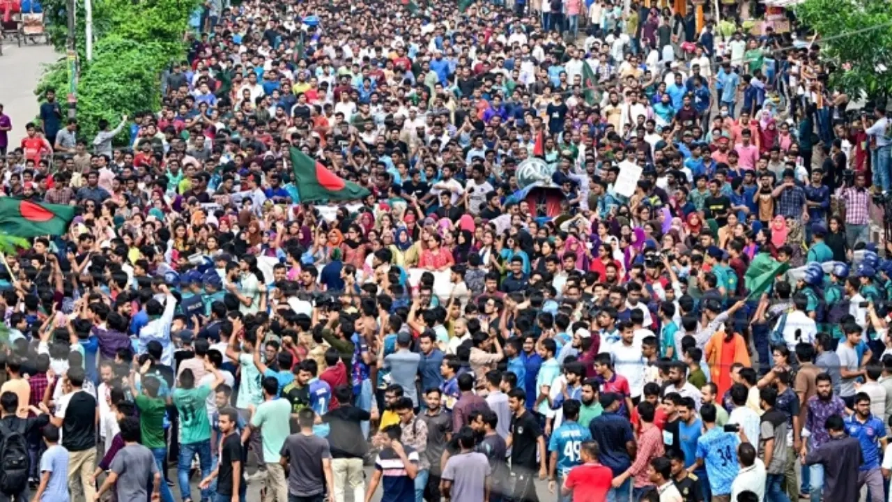 একদিন এগিয়ে সোমবার ‘মার্চ টু ঢাকা’