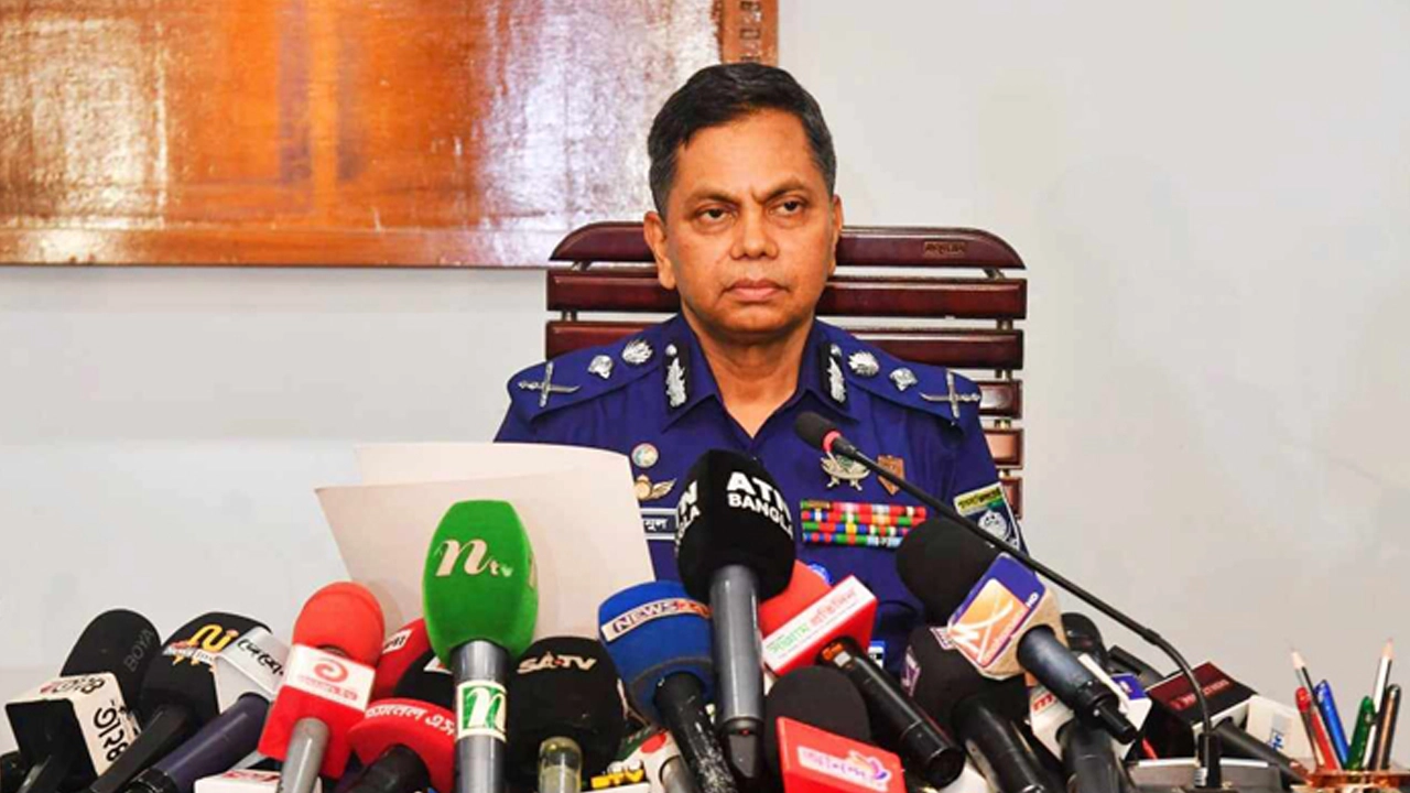 আন্দোলনে পুলিশের ভূমিকা নিয়ে মুখ খুললেন আইজিপি