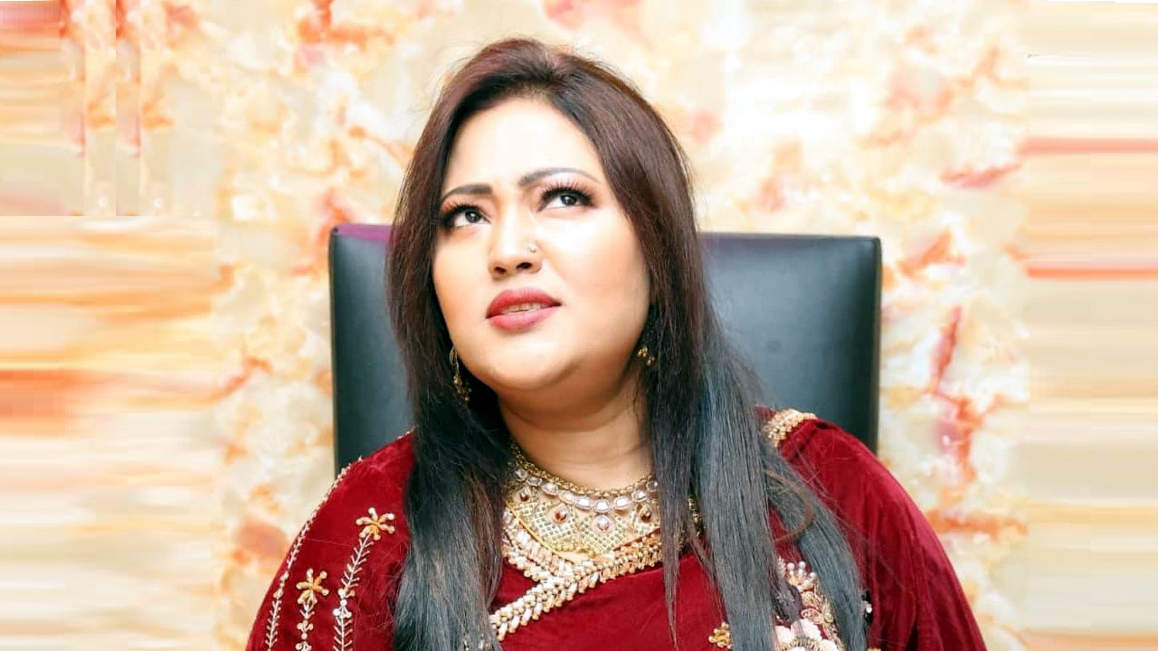 দেশেই আত্মগোপনে মমতাজ