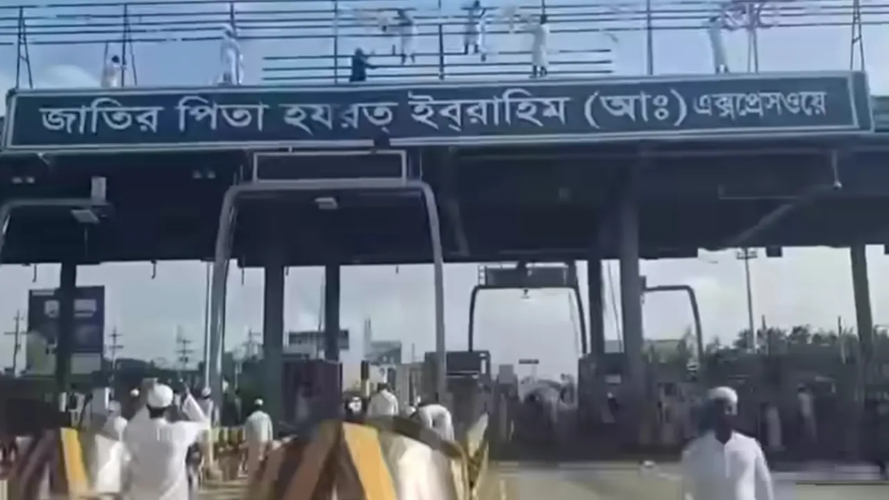 বঙ্গবন্ধু এক্সপ্রেসওয়ের নাম পরিবর্তন করল দুর্বৃত্তরা