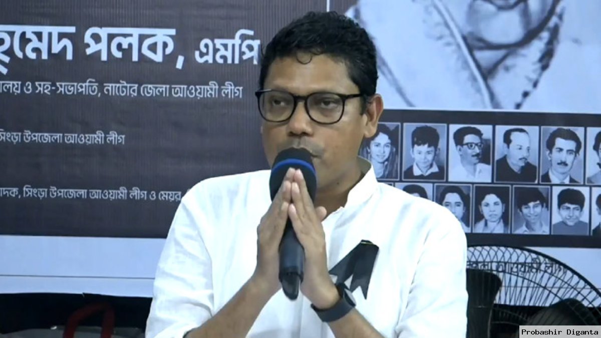 প্রশ্ন করলে কাঁদছেন পলক