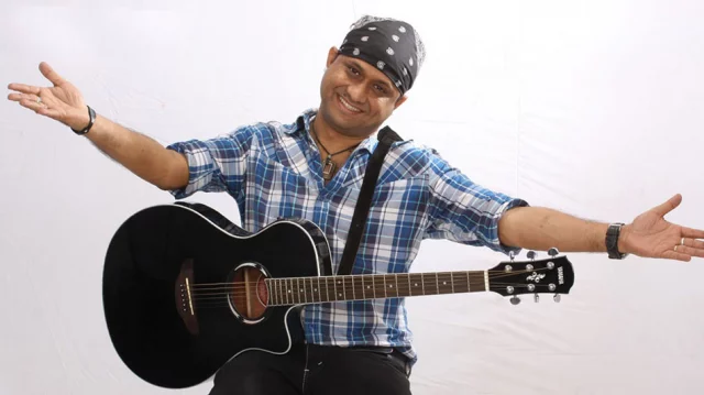 মুরাদ নূরের সুরে কাওয়ালি গাইলেন টুটুল