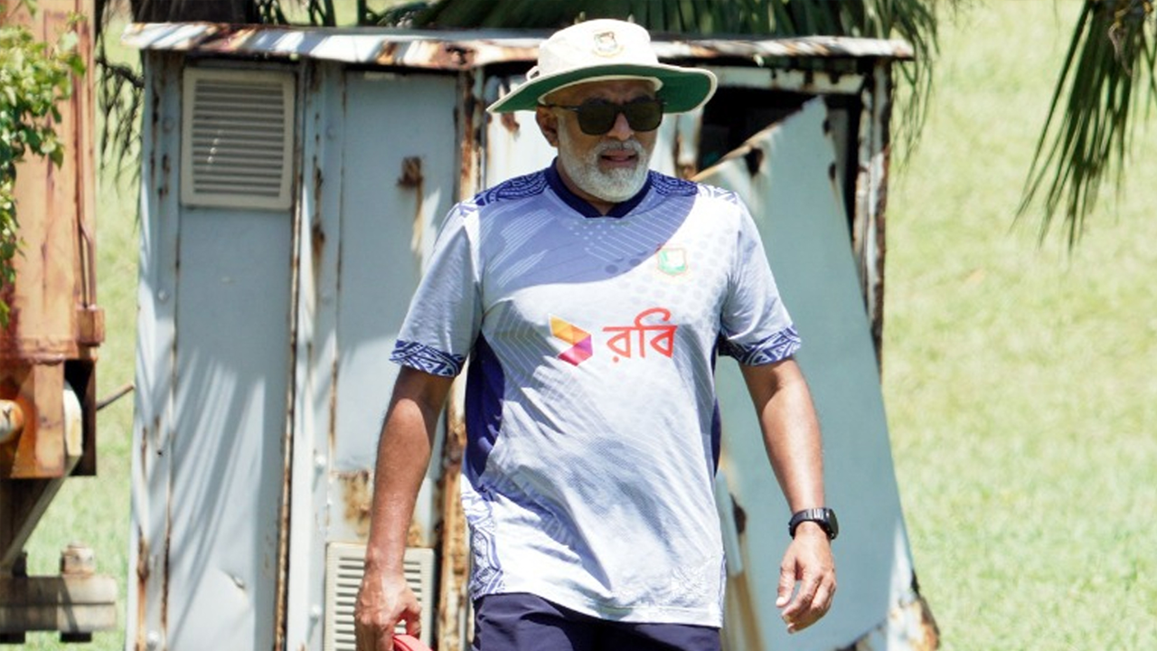 চাকরি হারাচ্ছেন হাথুরুসিংহে ?