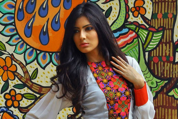 হঠাৎ আলোচনায় জেসিয়া ইসলাম