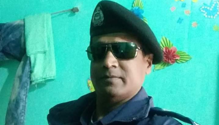 নারীর সঙ্গে আপত্তিকর অবস্থায় আটক  এসআই মেহেদি ক্লোজড