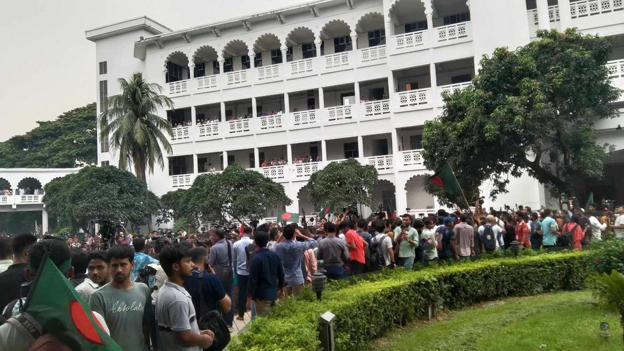 অভিযোগ ওঠা বিচারপতিদের ছুটিতে পাঠানোর সিদ্ধান্ত