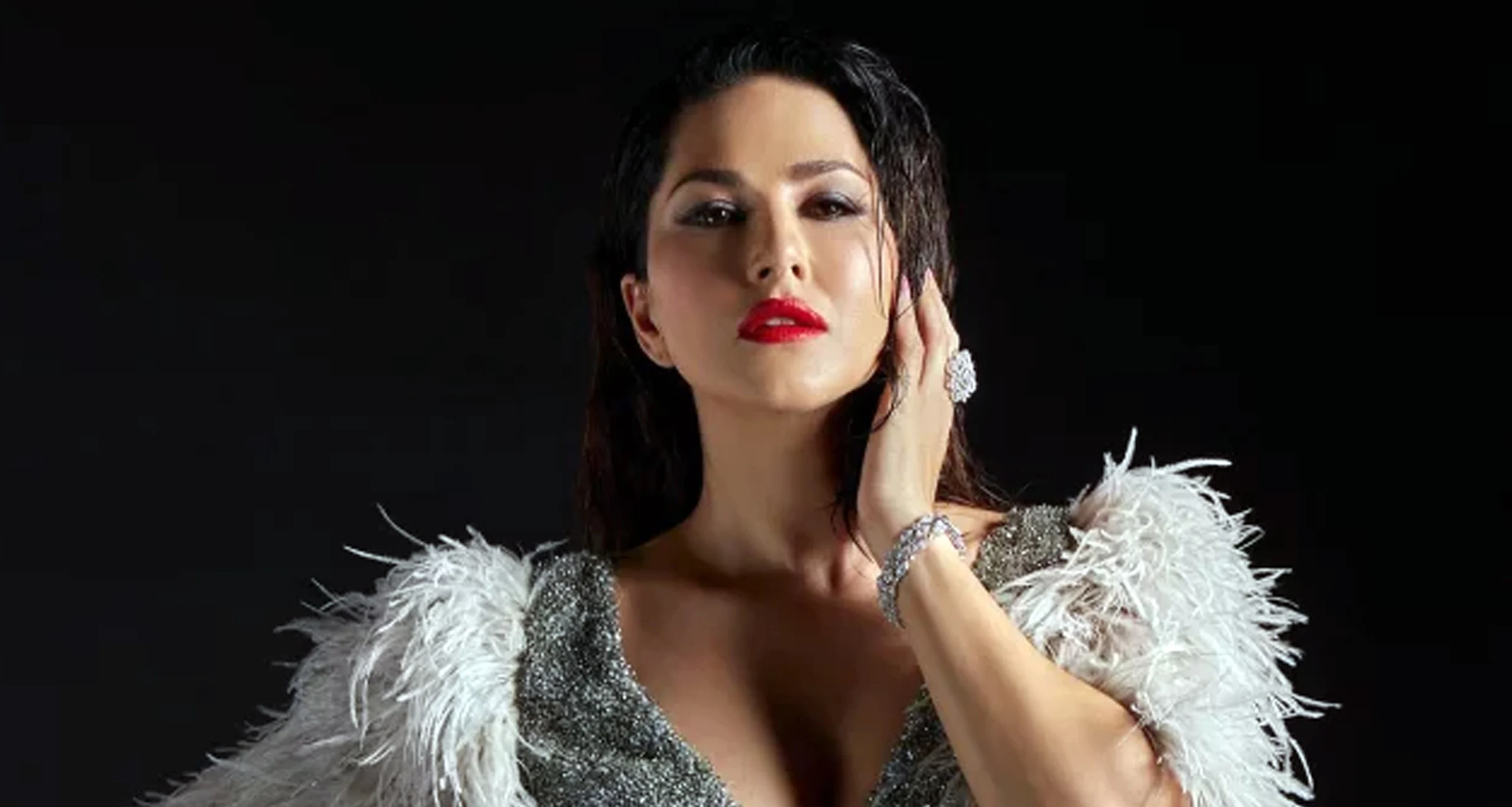 তিন সন্তান নিয়ে আবারও বিয়ে করলেন সানি লিওন