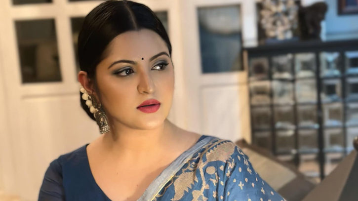 ফের কি প্রেমে পড়েছেন পরীমনি?