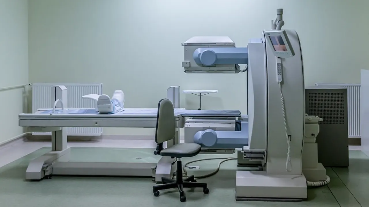 সরকারি হাসপাতালে বিকল অর্ধেক সিটিস্ক্যান এমআরআই যন্ত্র