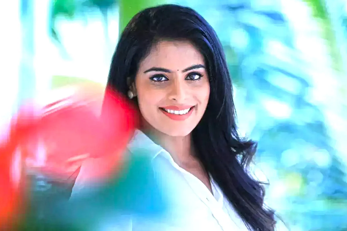 অভিনেত্রীর রহস্যজনক মৃত্যু