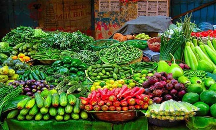 ভরা মৌসুমেও কোনভাবেই কমছে না সবজির দাম