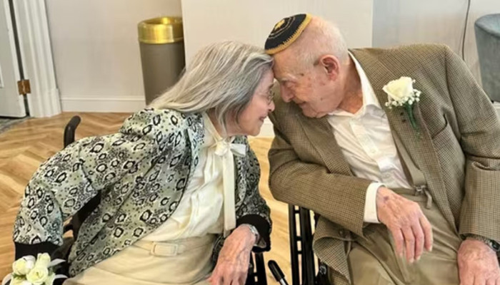 বৃদ্ধাশ্রমেই ঘর বাঁধলেন বিশ্বের সবচেয়ে বয়স্ক নবদম্পতি