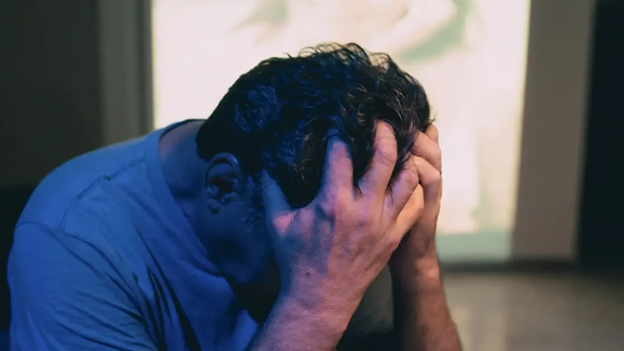 মানসিক চাপে বিপর্যস্ত দুর্বল ব্যাংকের কর্মকর্তারা