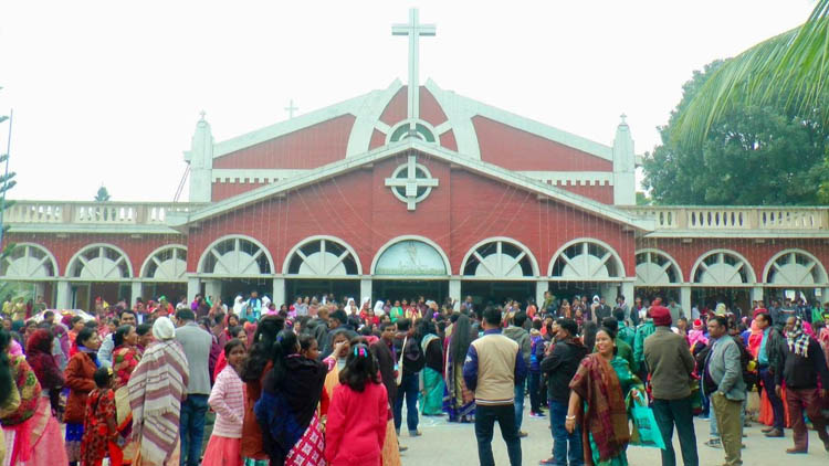 উৎসবে আনন্দে রাজশাহীতে বড়দিন উদযাপন