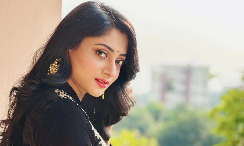 কেউ কারো জায়গা নিতে পারে না, বললেন পূজা চেরী