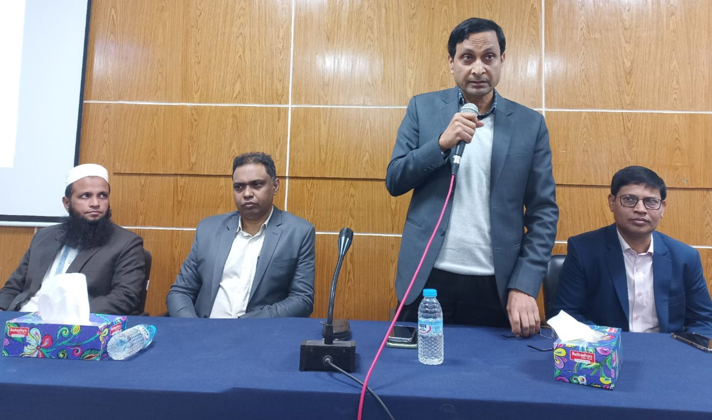 উচ্চশিক্ষা ও গবেষণার মানোন্নয়নে ‘হিট’ প্রকল্প গুরুত্বপূর্ণ : রুয়েট ভিসি