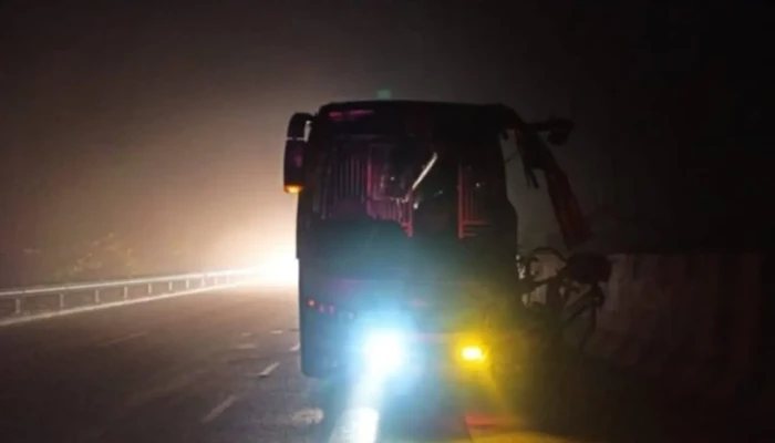 কুয়াশাচ্ছন্ন এক্সপ্রেসওয়েতে আবারো ৪ মৃত্যু