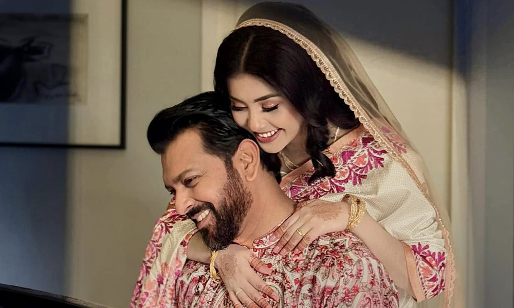 রোজার প্রেমে কেন পড়লেন, জানালেন তাহসান