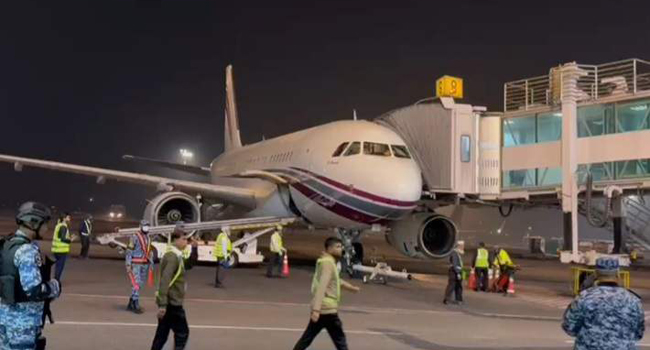 লন্ডনের উদ্দেশে ঢাকা ছাড়লেন খালেদা জিয়া