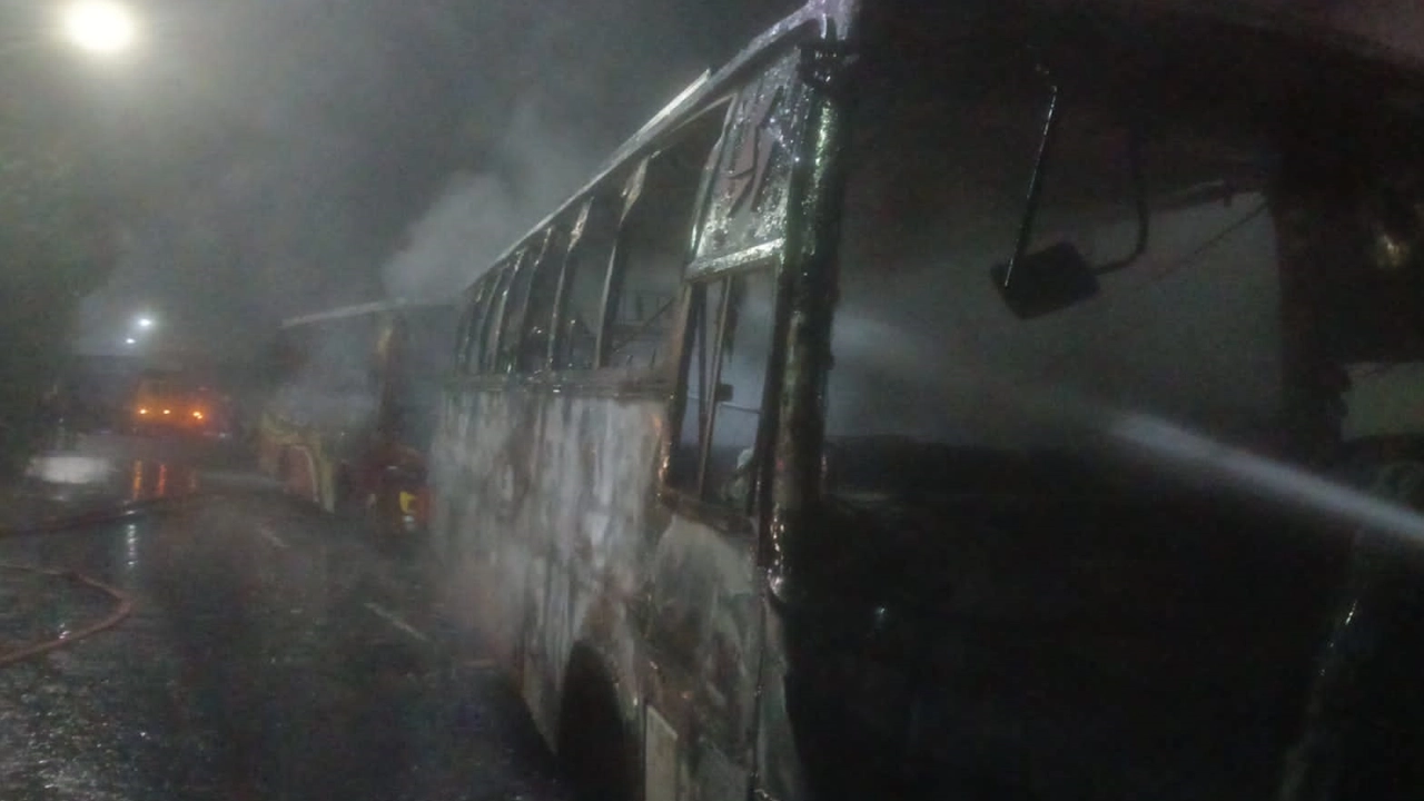 বাস-অ্যাম্বুলেন্স সংঘর্ষে সিলিন্ডার বিস্ফোরণ, নিহত ৪