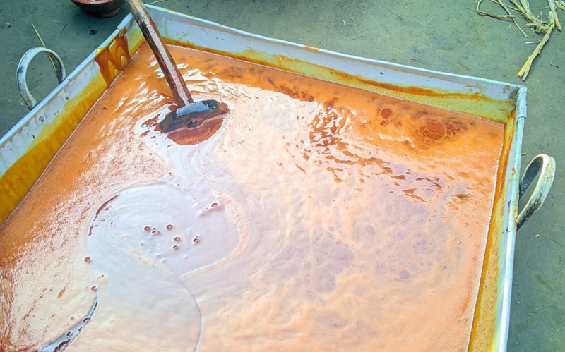 লোভের থাবায় ম্লান খেজুর গুড়ের আঞ্চলিক খ্যাতি