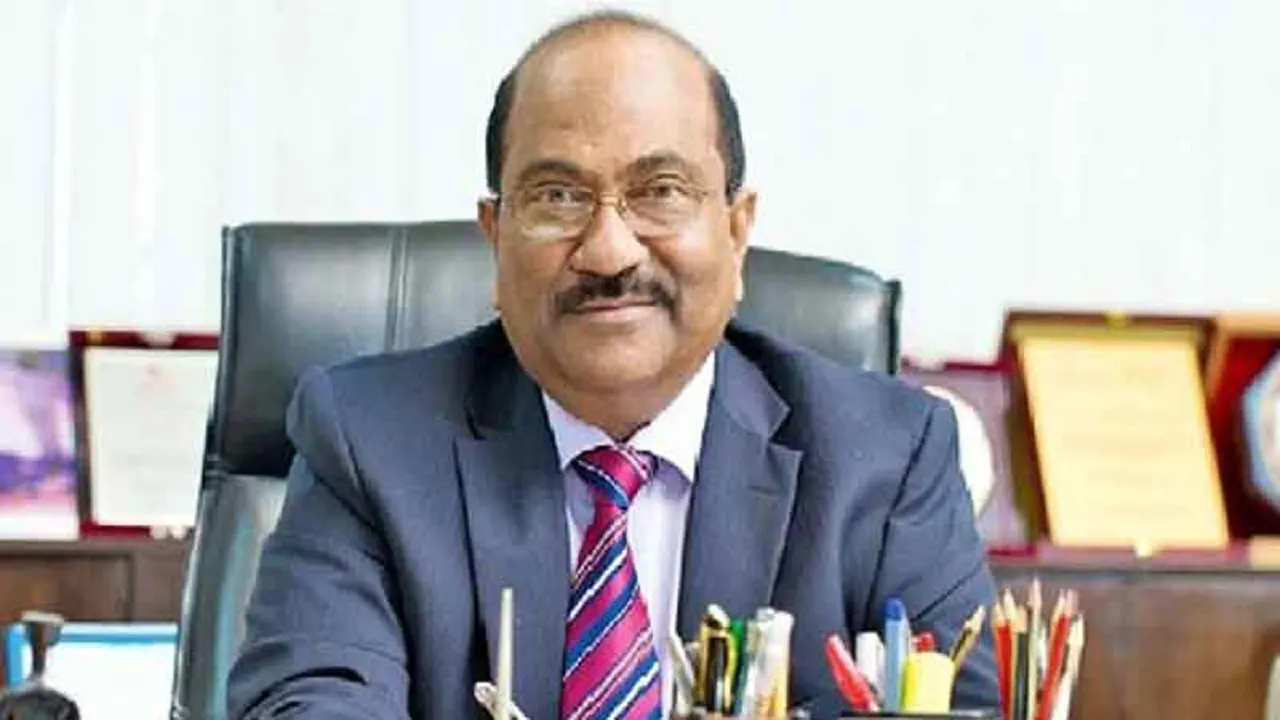 এসকে সুরের বাসা থেকে বান্ডিল বান্ডিল টাকা উদ্ধার