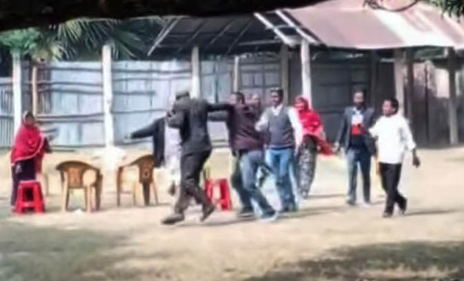 বাঘায় নিয়োগ বানিজ্যের টাকা নিয়ে শিক্ষকদের হাতাহাতি!