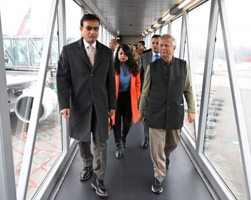 সুইজারল্যান্ড পৌঁছেছেন প্রধান উপদেষ্টা