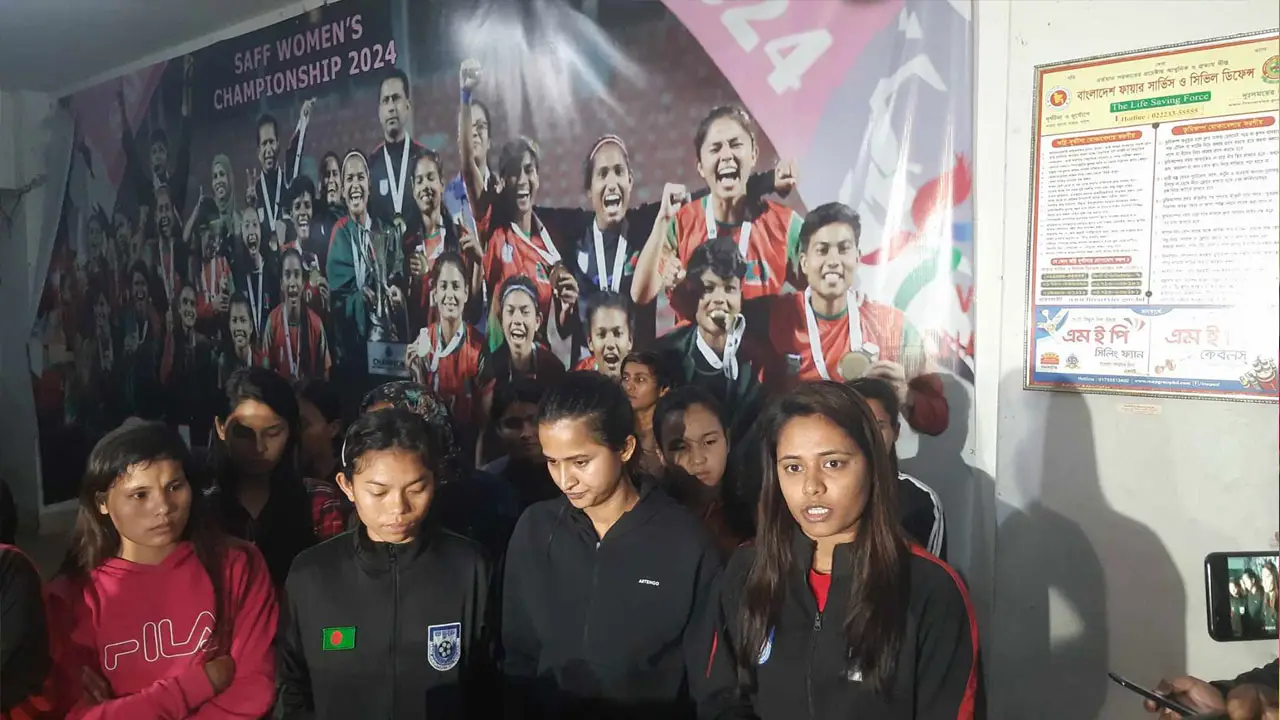 অসম্মান-মানসিক চাপে বিদ্রোহের সুর, কাঁদলেন নারী ফুটবলাররা