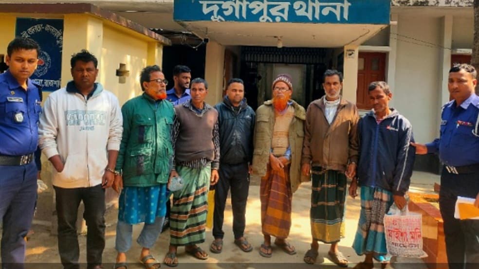 দুর্গাপুরে পুলিশের পৃথক অভিযানে গ্রেফতার ৭