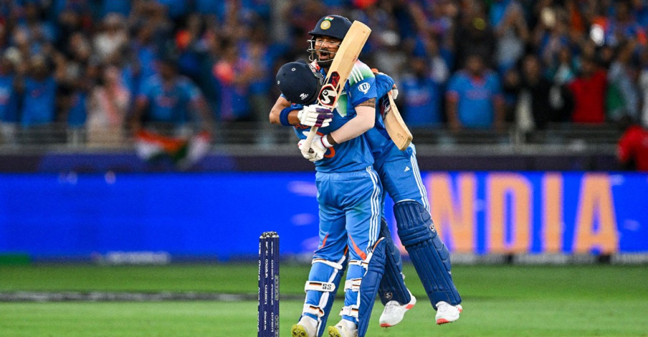 তৃতীয়বারের মতো চ্যাম্পিয়ন্স ট্রফির শিরোপা জিতল ভারত