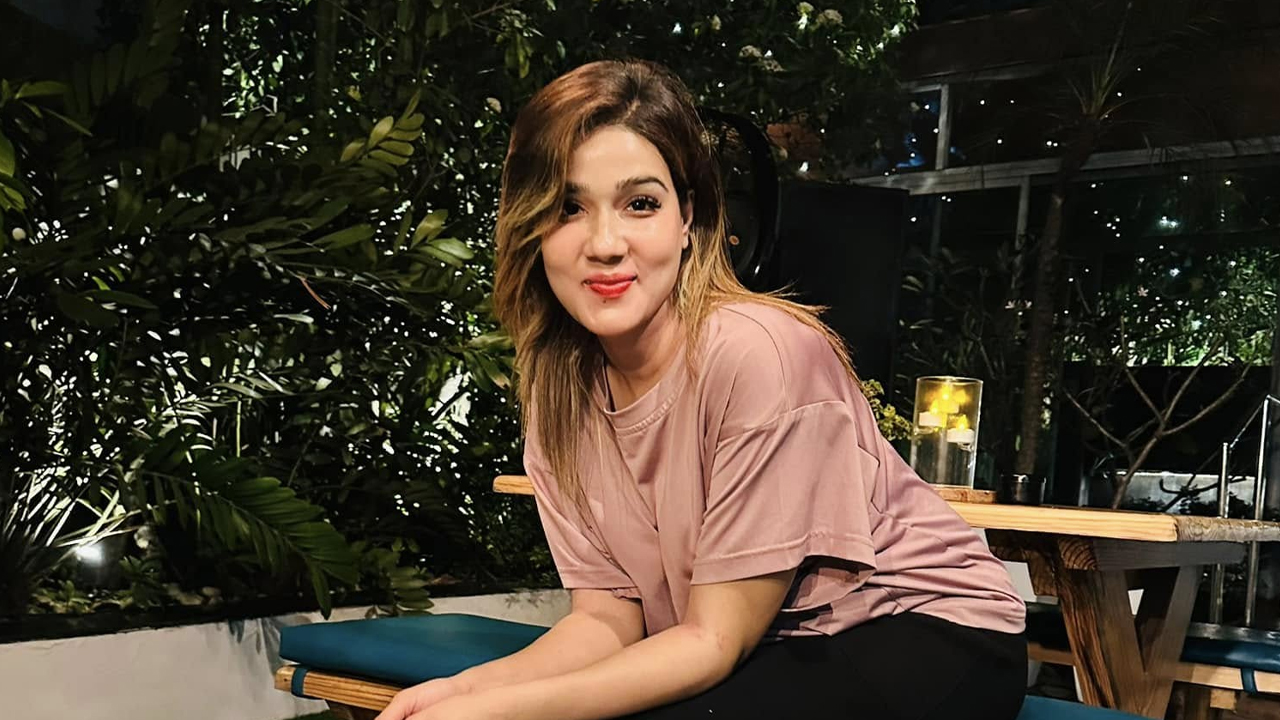 কাকে ইঙ্গিত করে ‘সংসার গোছাবো’ বললেন মাহি