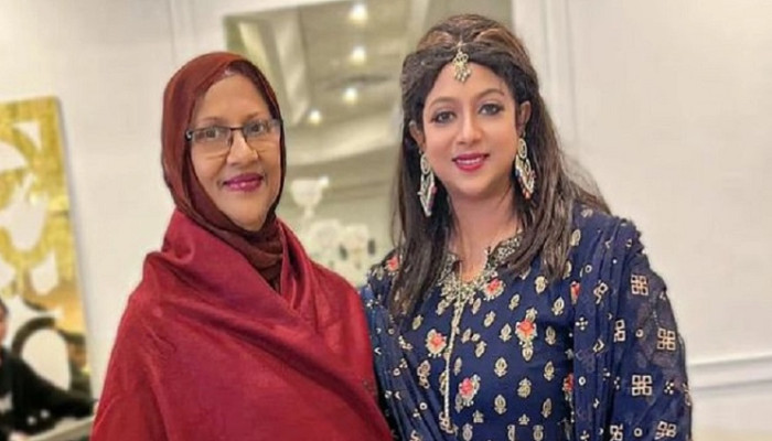 মায়ের জন্য শাবনূরের আট ঘণ্টার বাংলাদেশ সফর