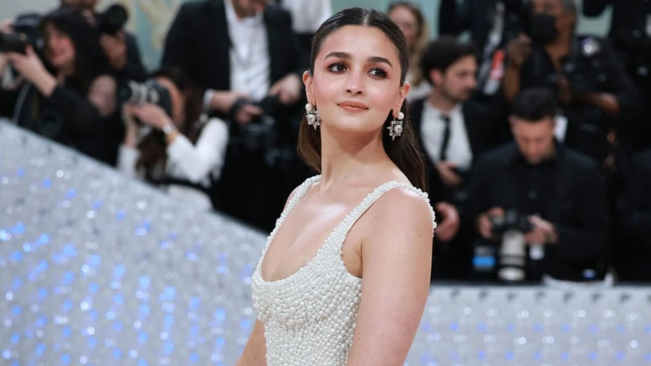 নতুন প্রজন্মের জন্য আলিয়ার সুখবর