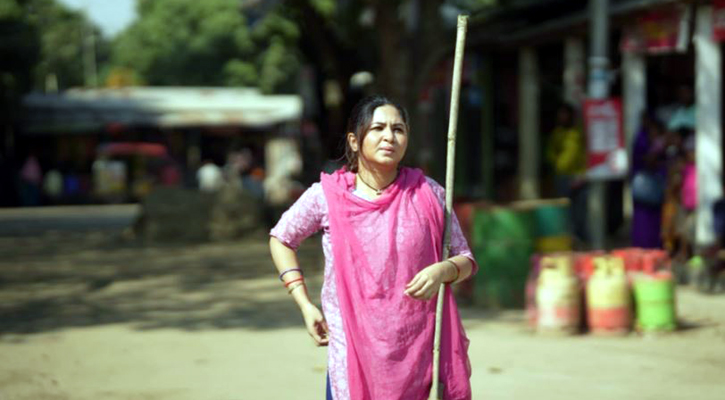 প্রশংসায় ভাসছেন স্পর্শিয়া