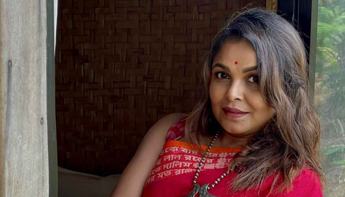 সৎ মায়ের মামলায় অভিনেত্রী শাওনকে গ্রেপ্তারের নির্দেশ