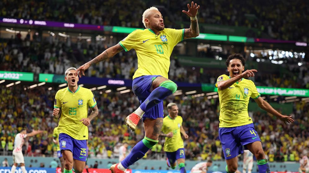 নেইমারদের ‘লাল জার্সি’ নিয়ে তোলপাড়