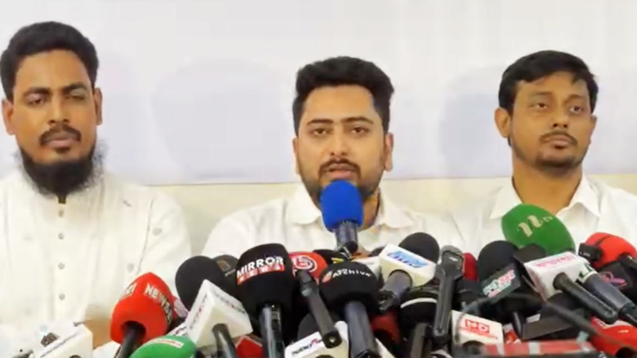 দুই ছাত্র উপদেষ্টার সঙ্গে এনসিপির কোনো সম্পর্ক নেই : নাহিদ