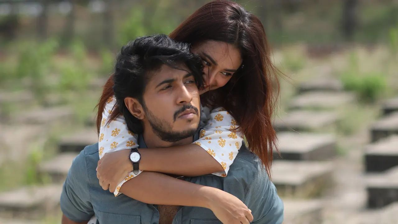 সাংবাদিক ও নার্সের প্রেম