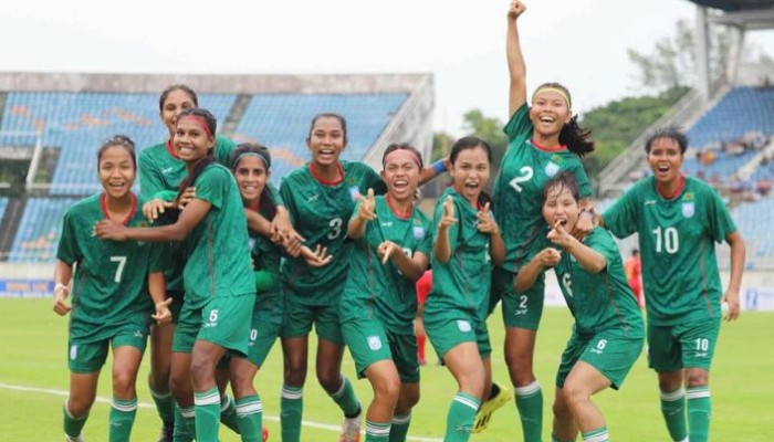 ঋতুপর্ণার জোড়া গোলে ইতিহাসের পথে বাংলাদেশ