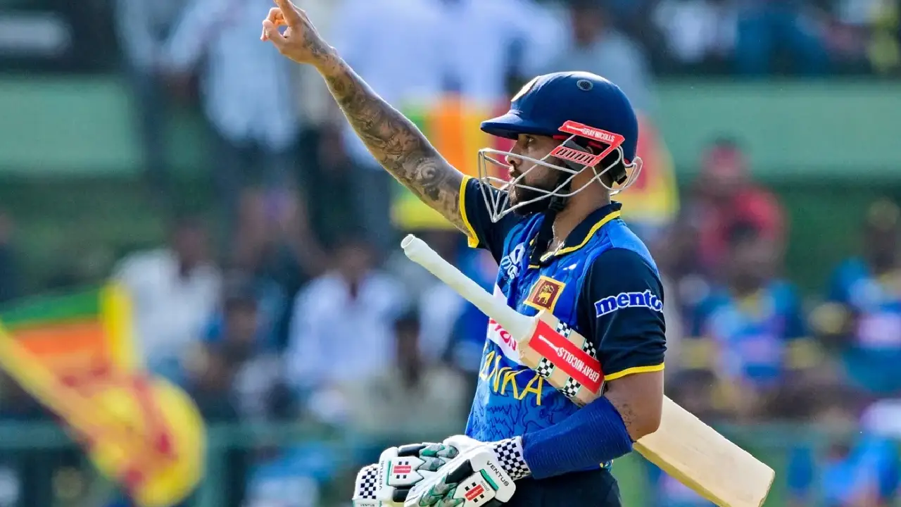 মেন্ডিসের ব্যাটে চড়ে বড় সংগ্রহের পথে লঙ্কানরা