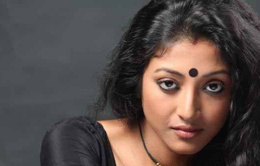 ভিন্ন চরিত্রে দর্শকদের নজর কাড়বেন পাওলি দাম