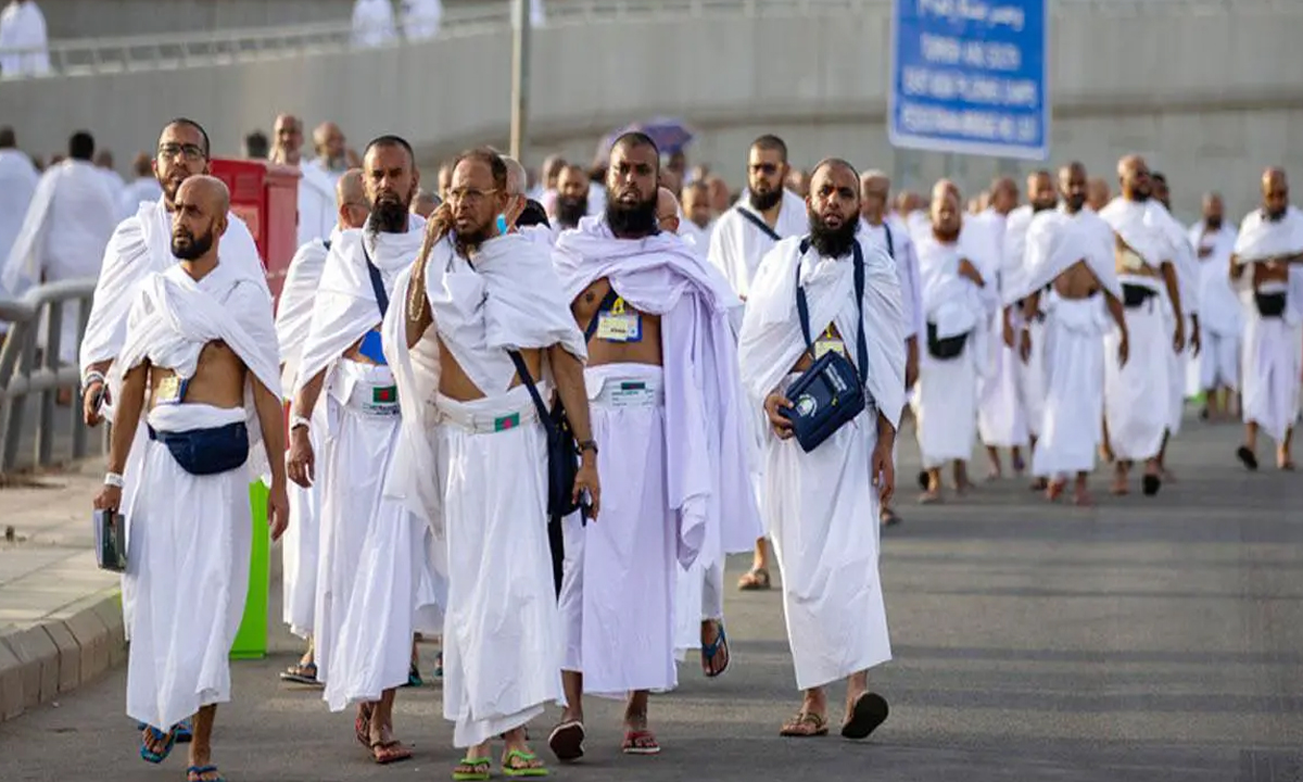 বেঁচে যাওয়া খরচের সোয়া ৮ কোটি টাকা ফেরত পেলেন হাজীরা