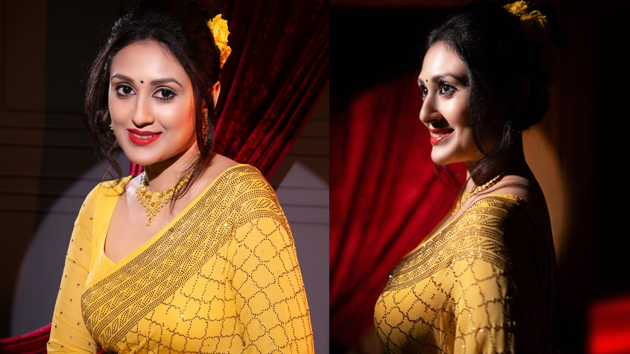 হলুদ শাড়িতে লাস্যময়ী কুসুম শিকদার