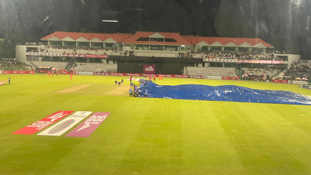 বৃষ্টিতে ভেসে গেল তৃতীয় টি-টোয়েন্টি