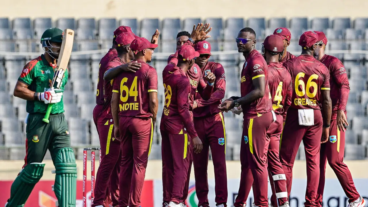 ব্যাটিংয়ে ভরাডুবি বাংলাদেশের