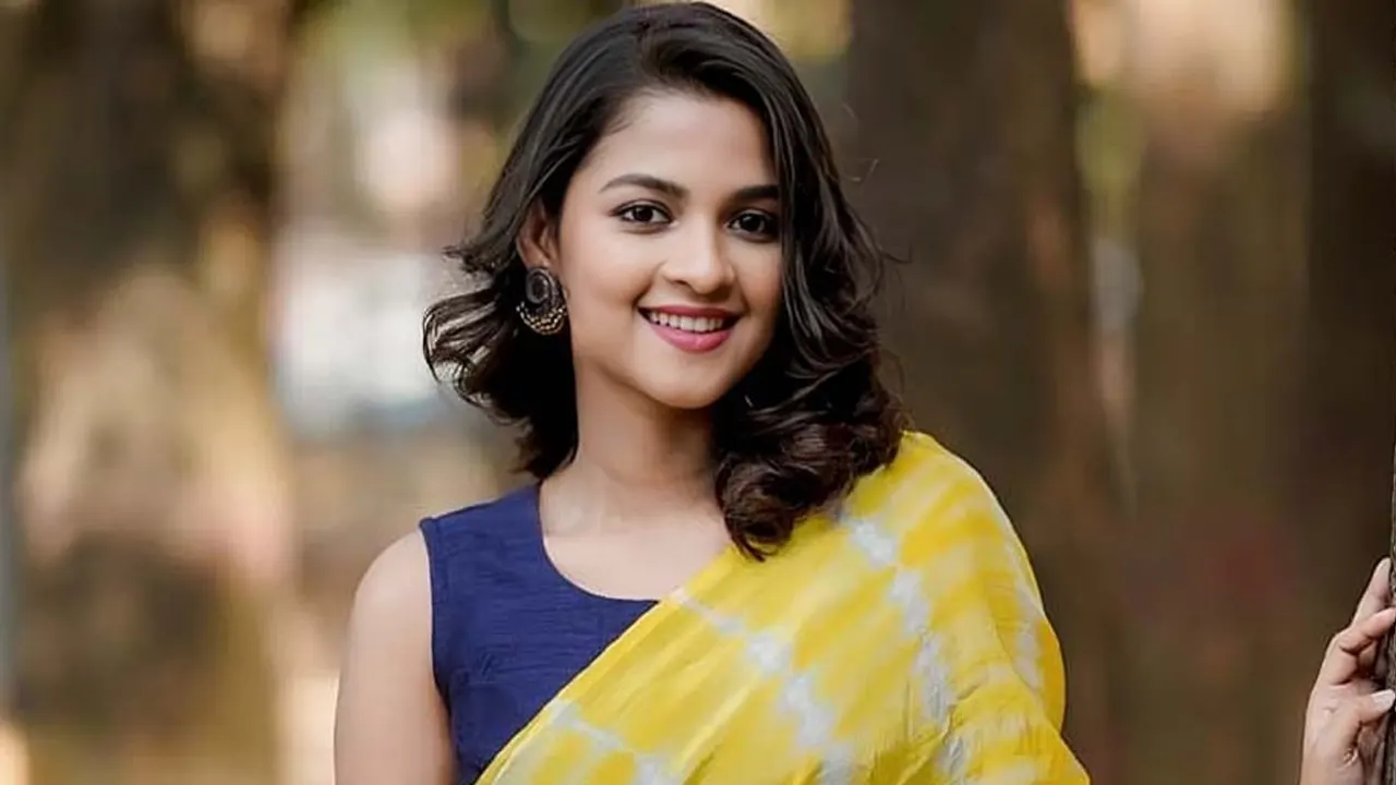 প্রেমের গুঞ্জনে মুখ খুললেন সাদিয়া আয়মান